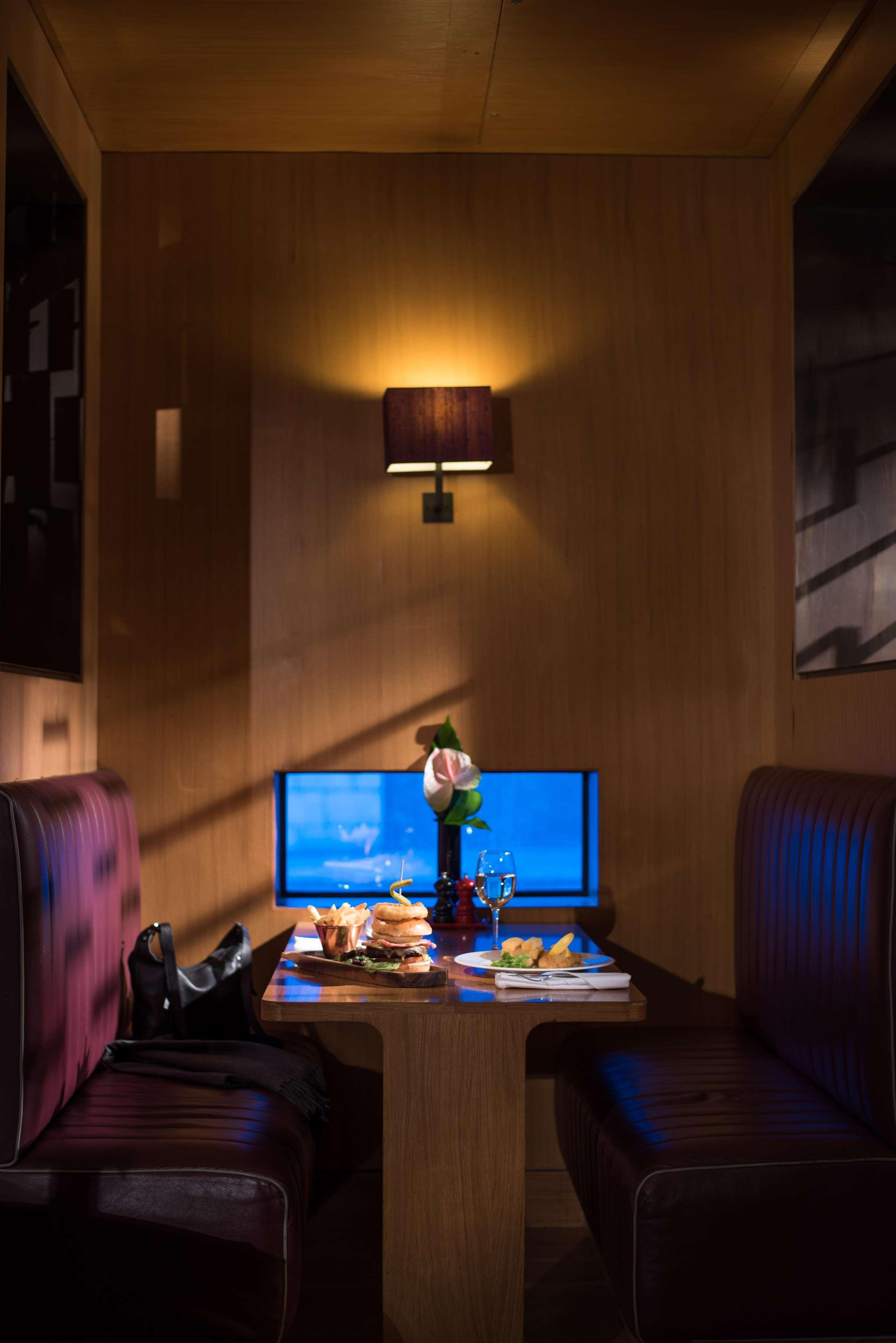 The Fitzwilliam Hotel Belfast Dış mekan fotoğraf The interior of the restaurant