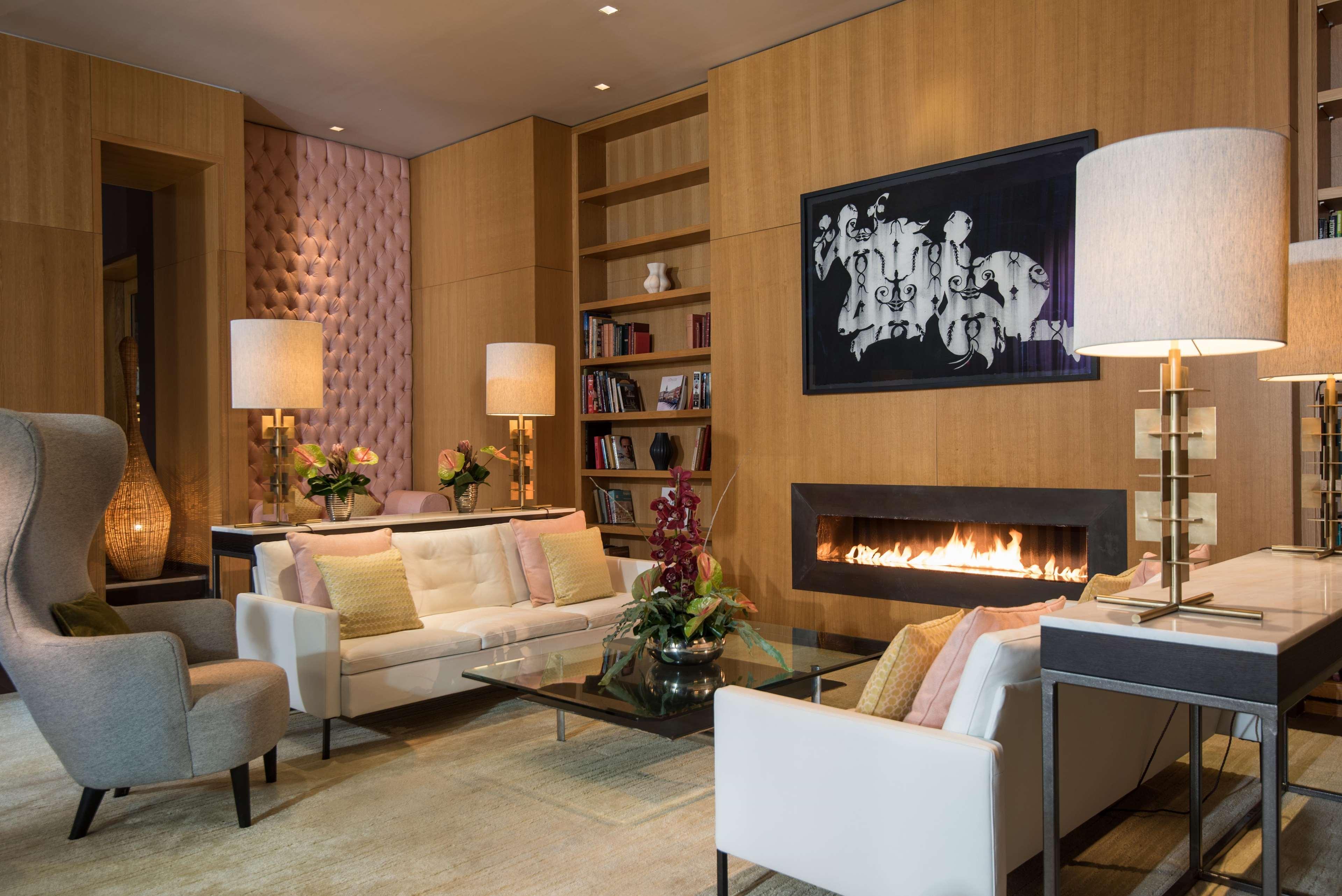 The Fitzwilliam Hotel Belfast Dış mekan fotoğraf A living room