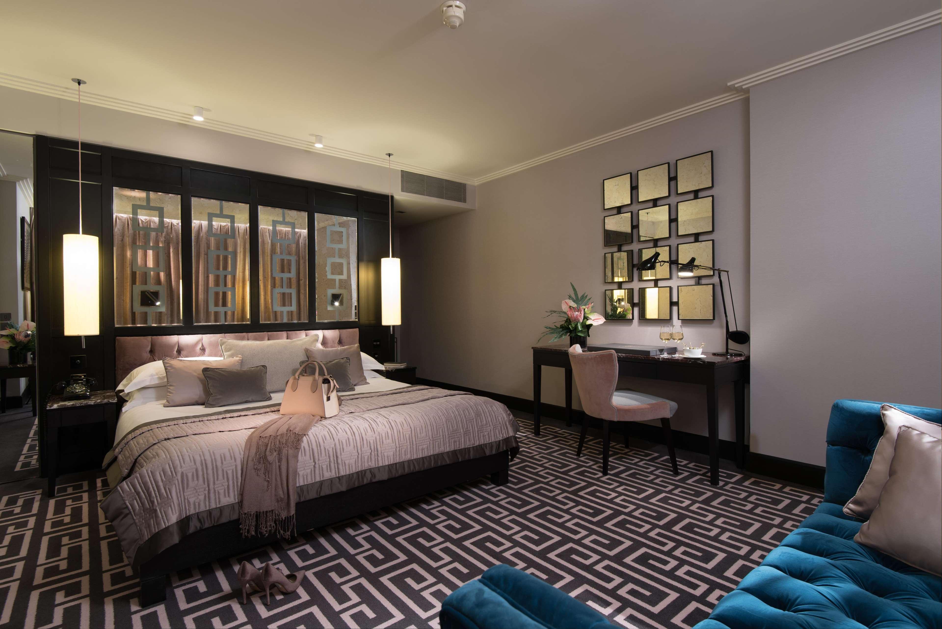 The Fitzwilliam Hotel Belfast Dış mekan fotoğraf A suite at the hotel