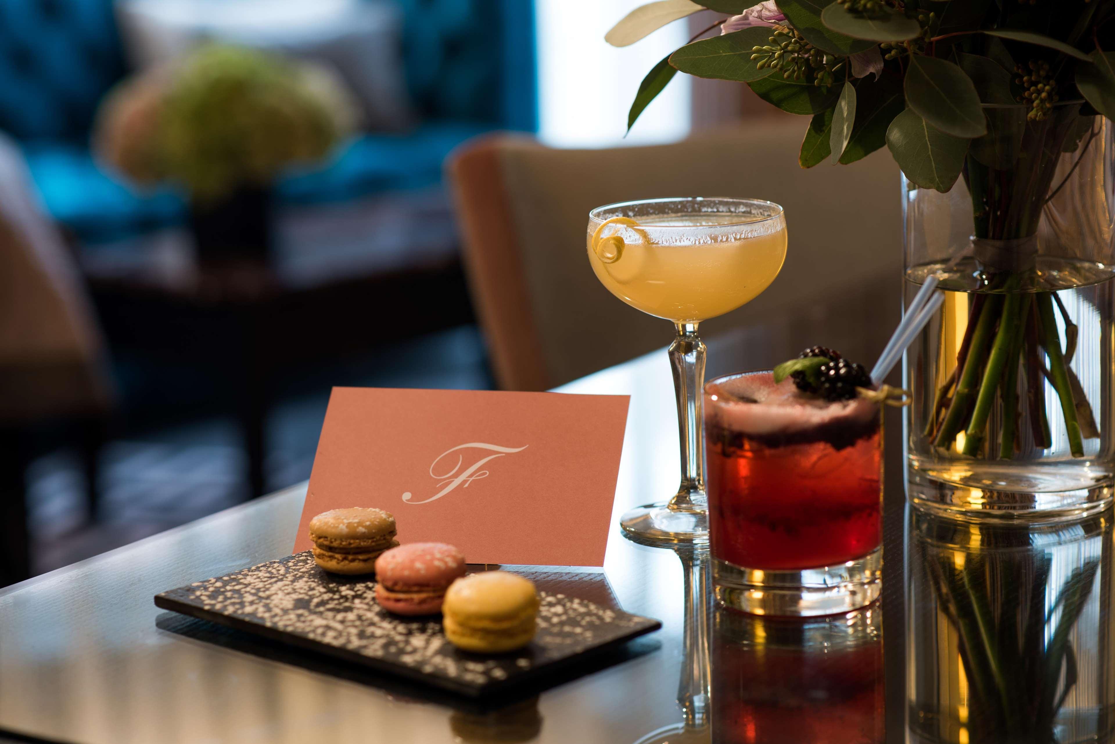 The Fitzwilliam Hotel Belfast Dış mekan fotoğraf The Terrace Bar