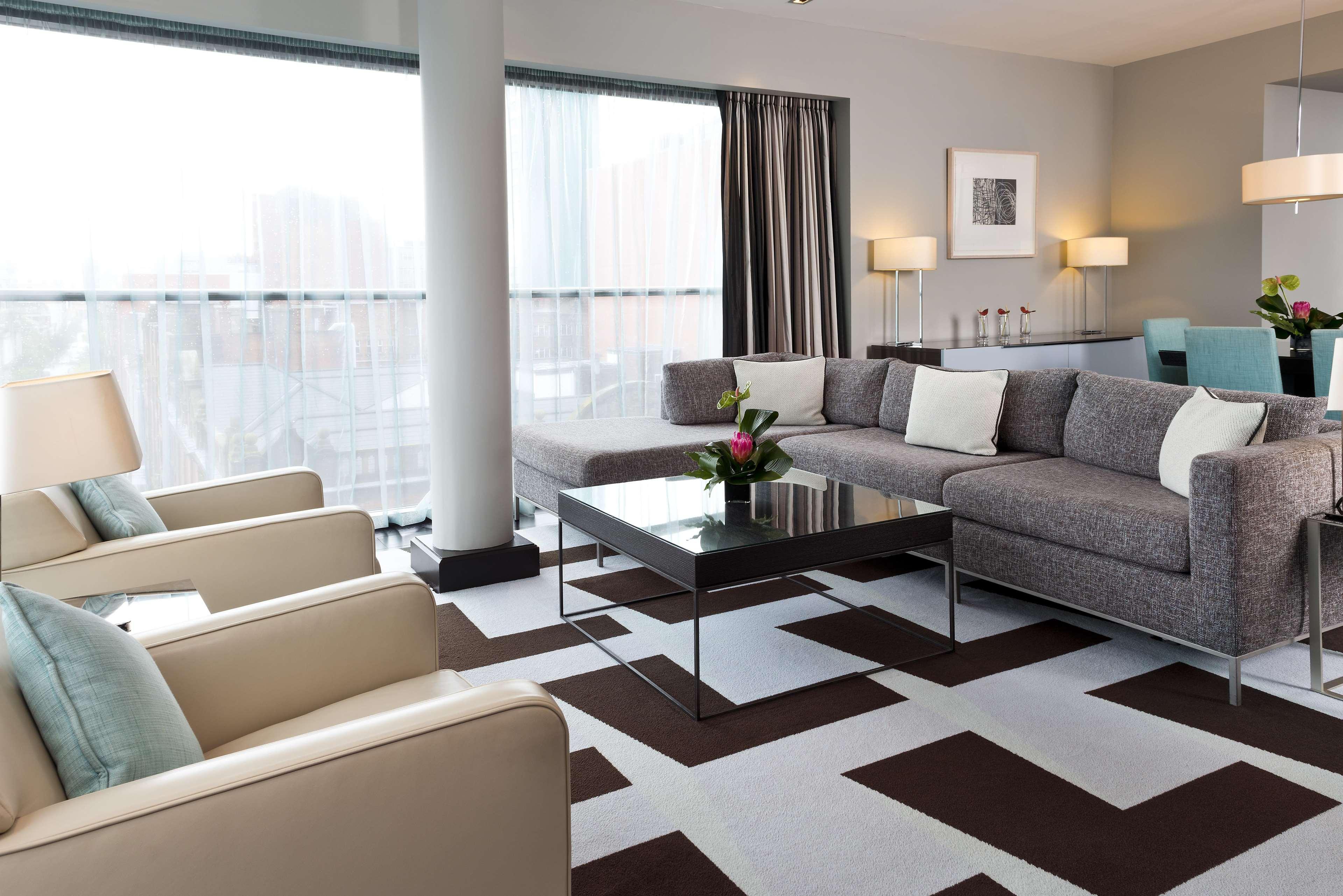 The Fitzwilliam Hotel Belfast Dış mekan fotoğraf A suite at the hotel