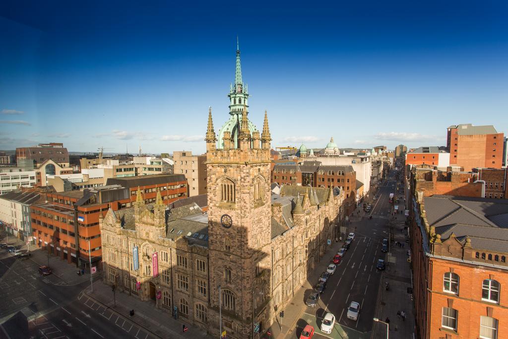 The Fitzwilliam Hotel Belfast Dış mekan fotoğraf Aerial view of the Manchester Museum